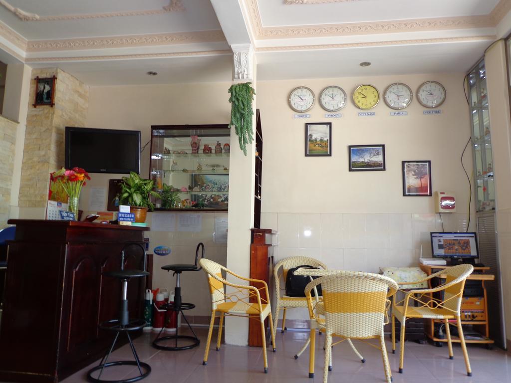 Phuong Tung Hotel Da Lat Exterior foto